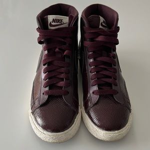 NIKE BLAZER HIGH TOP BURGANDY PATENT CROC US 6